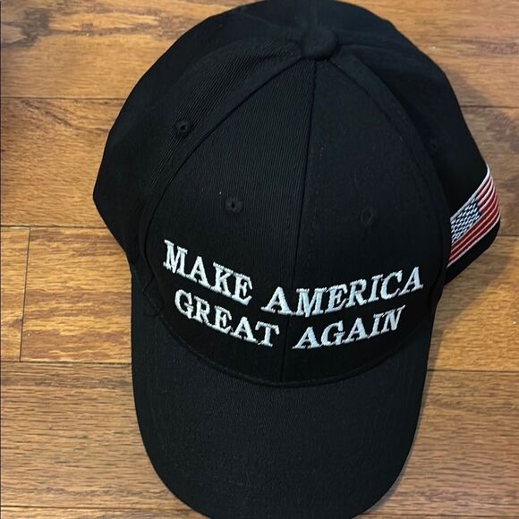Black 'Make America Great Again' Cap UNISEX - Picture 1 of 7